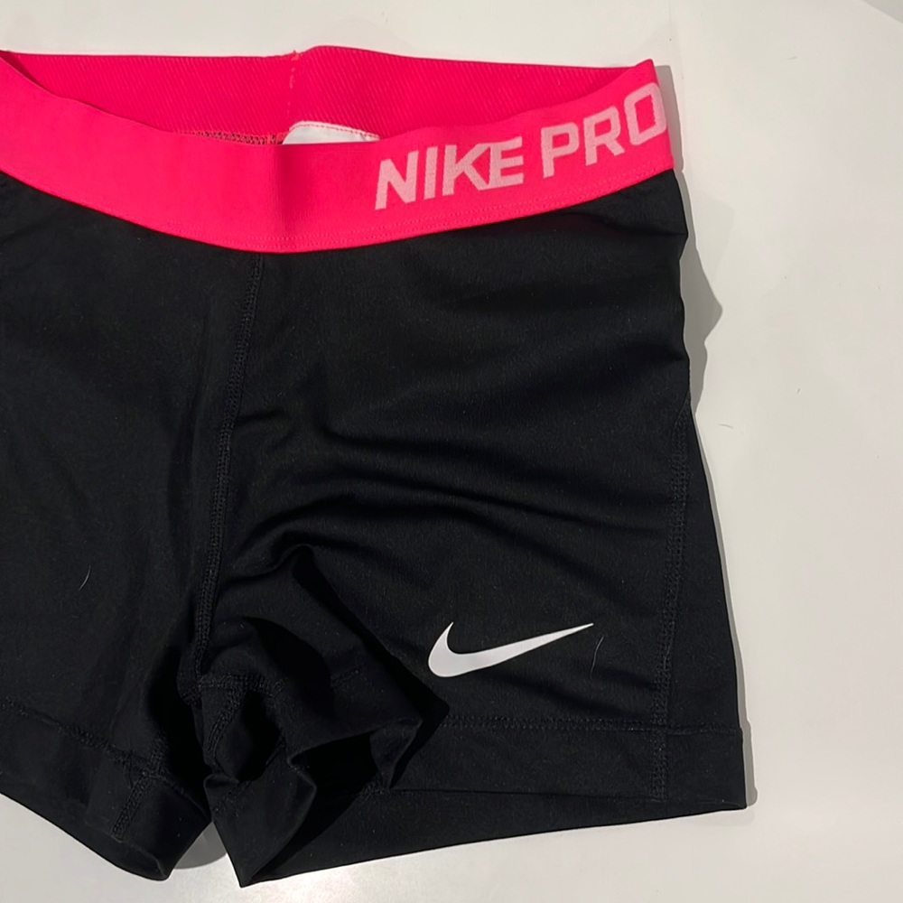Women’s Nike pro spandex shorts